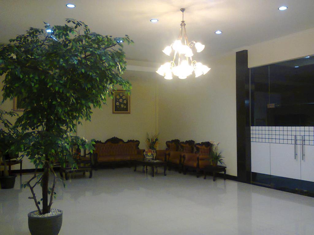 Kailani Inn Medan Exterior photo