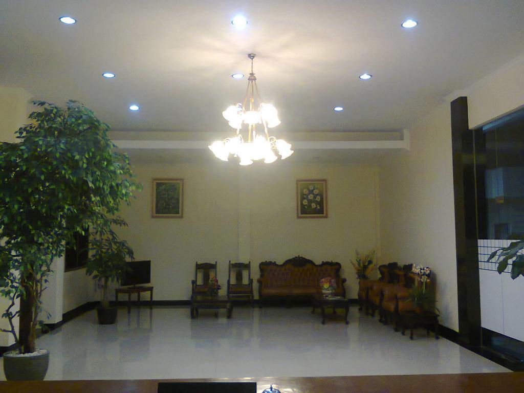 Kailani Inn Medan Exterior photo